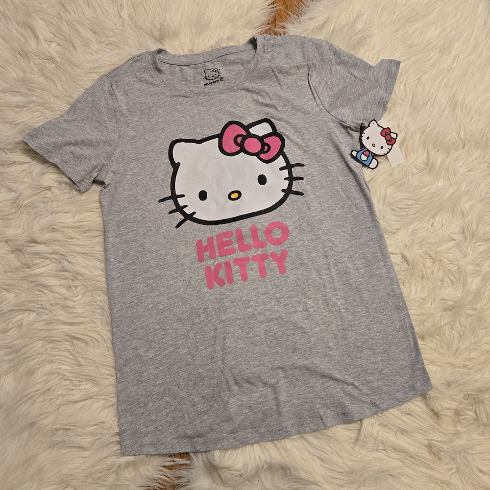 🆕️3/$50💓NWT Hello Kitty Graphic T